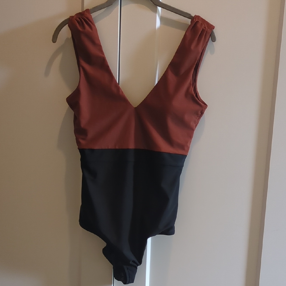 Summersalt Elegant Contrast Swimsuit Size 6 LONG TORSO - Like New